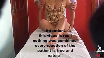 Novinha Sendo Apalpada Pelo Terapeuta Durante Consulta - Massagem Tântrica - Vídeo Real free video