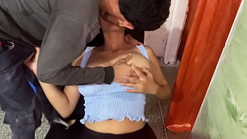 Follo Las Tetas De Mi Empleada Llenas De Leche free video