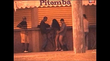 Fazendo Sexo Com Vários Desconhecidos No Quiosque Da Praia free video