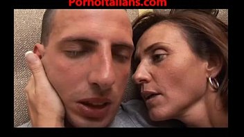 Italian Milf Mature Mom - Mamma Arrapata Scopa Ragazzo free video