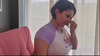 Hermanastra Malcriada, Encuentro A Mi Hermanastra En Ropa Interior En El Sofá free video