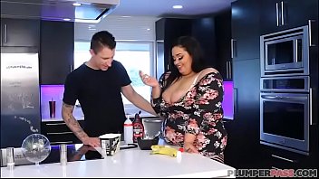 Lovely Nirvana Lust Makes A Mess Cream Sundae And Cock free video