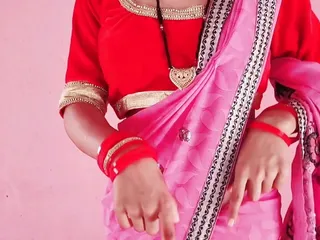 Desi Bhabhi Naya Saree Pahankar Apane Yaar Ke Sath Chudawane Gahi free video